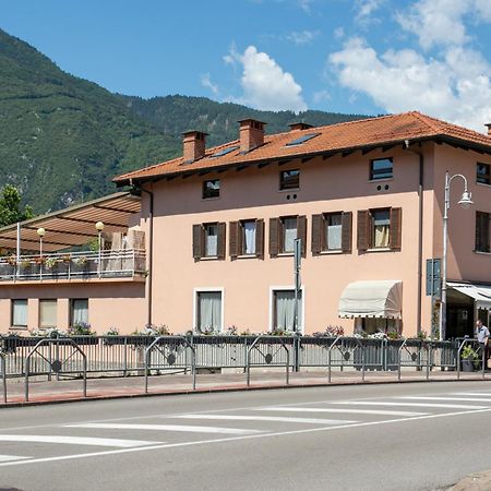 Appartamento Grande Al Ponte. Situato Vicino All'Ospedale, Al Parco E Al Centro Citta Trento Luaran gambar