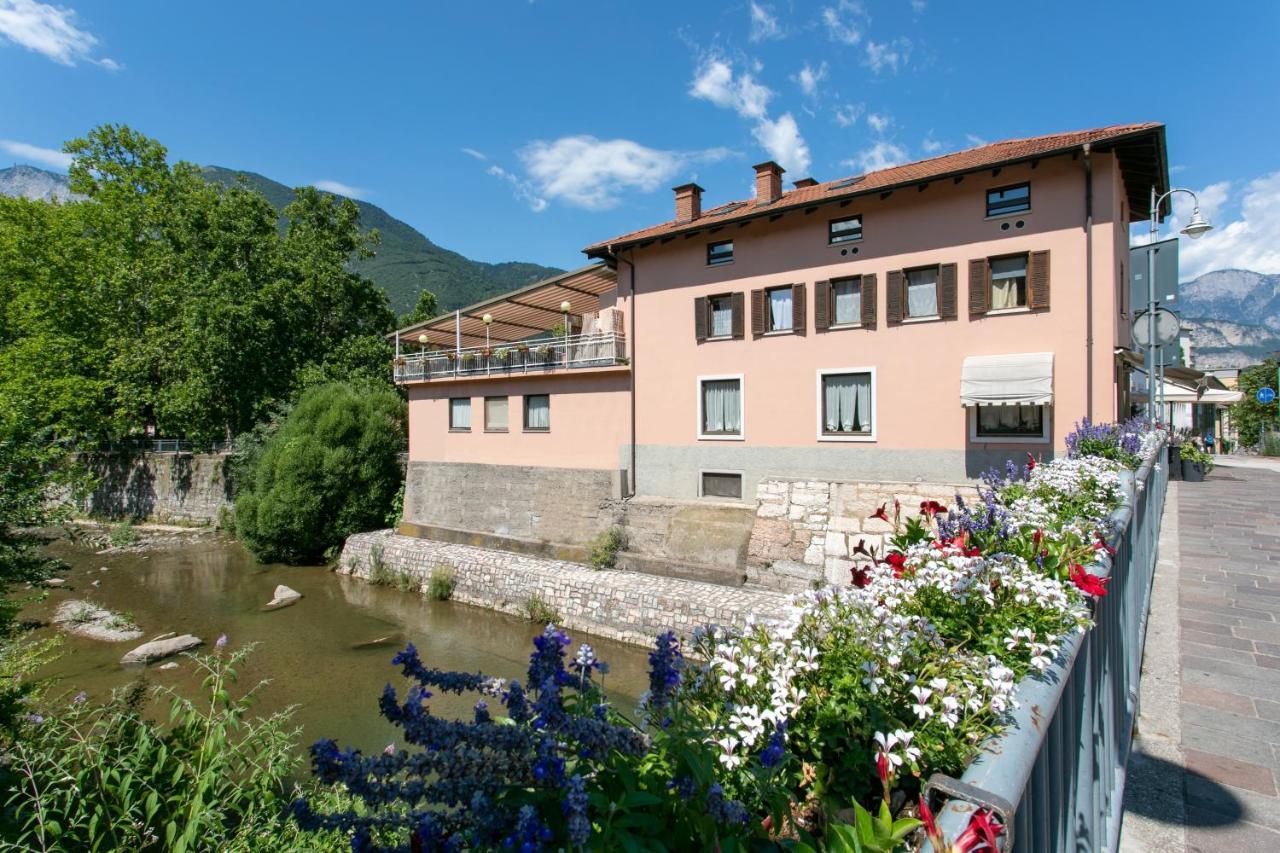 Appartamento Grande Al Ponte. Situato Vicino All'Ospedale, Al Parco E Al Centro Citta Trento Luaran gambar