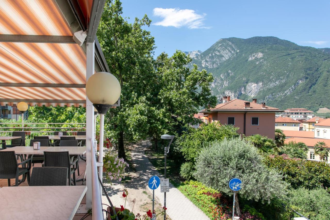 Appartamento Grande Al Ponte. Situato Vicino All'Ospedale, Al Parco E Al Centro Citta Trento Luaran gambar