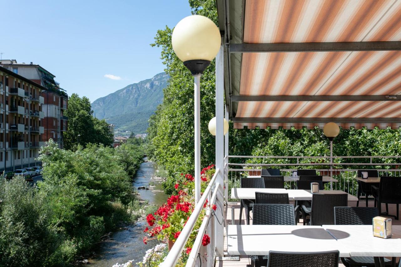 Appartamento Grande Al Ponte. Situato Vicino All'Ospedale, Al Parco E Al Centro Citta Trento Luaran gambar